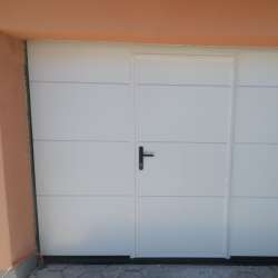 Sekcijska dvižna garažna vrata Hanus Premium | Bela - RAL 9010 - Gladek panel
