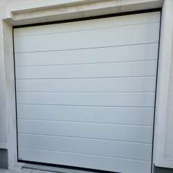 Sekcijska dvižna garažna vrata Hanus Premium | Bela - RAL 9010 - Techanusflex