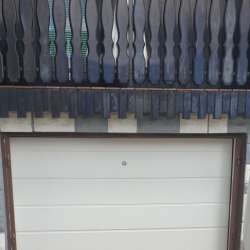 Sekcijska dvižna garažna vrata Hanus Premium | Bela - RAL 9010 - Woodgrain 