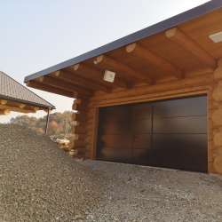Sekcijska dvižna garažna vrata Hanus Premium z osebnim prehodom Premium | Barva po RAL-u 