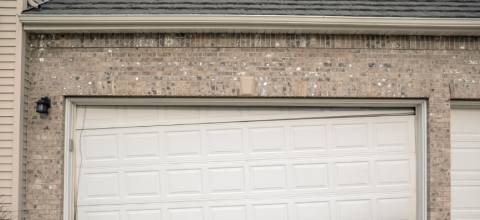 Kdaj je pravi čas za menjavo garažnih vrat?