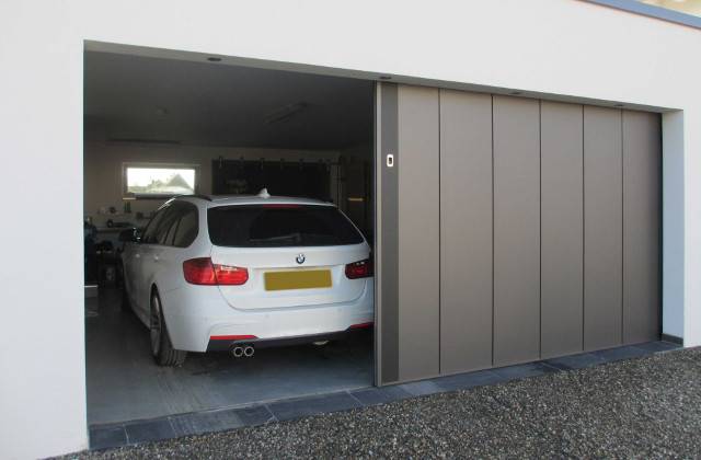 Hanus stranska sekcijska garažna vrata